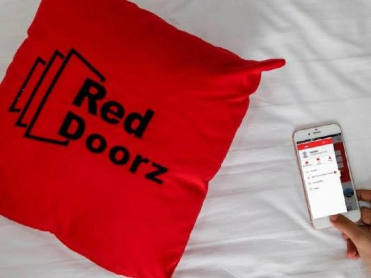 Reddoorz Plus Near Undip Tembalang Hotel Semarang Eksteriør billede